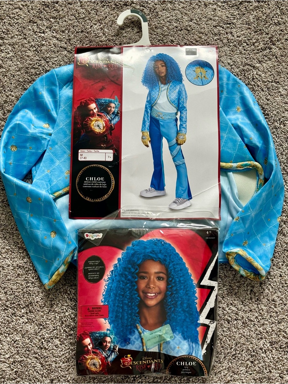 NWT Disney Descendants Rise of Red Chloe Costume & Wig Set Medium 7/8 Complete